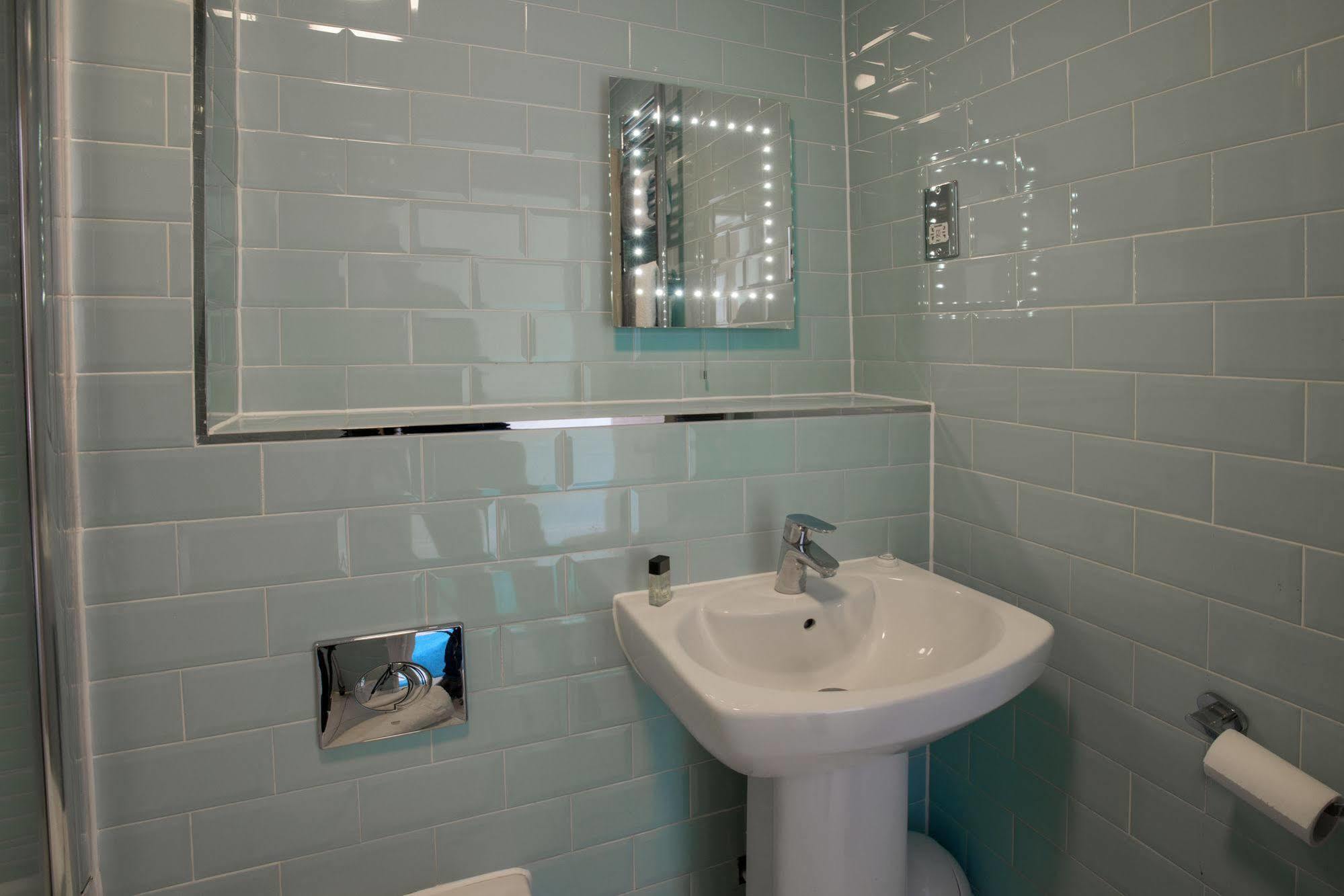 7Hotel Diner Halstead  Bagian luar foto