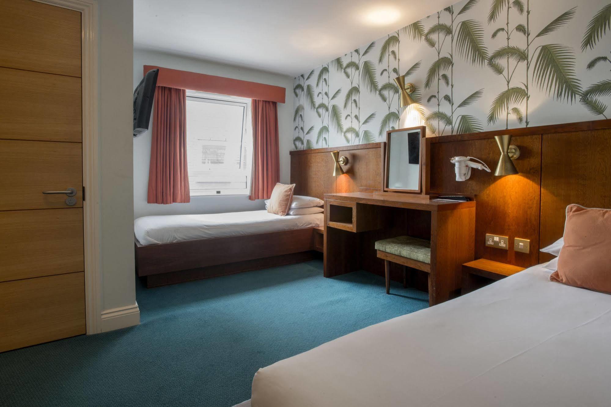 7Hotel Diner Halstead  Bagian luar foto