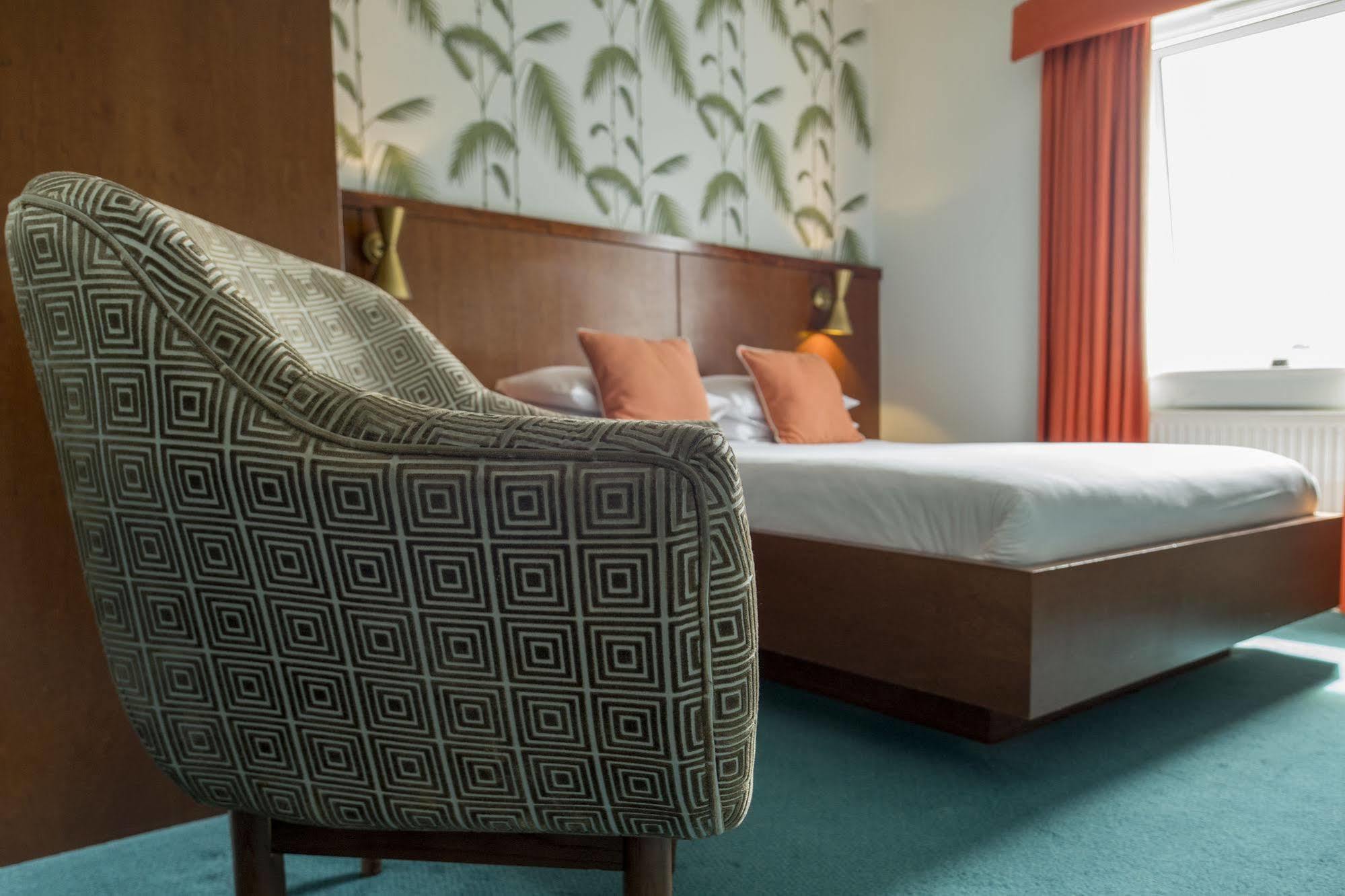 7Hotel Diner Halstead  Bagian luar foto