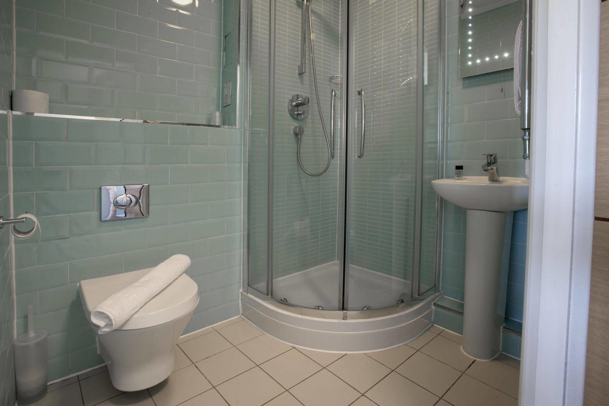 7Hotel Diner Halstead  Bagian luar foto