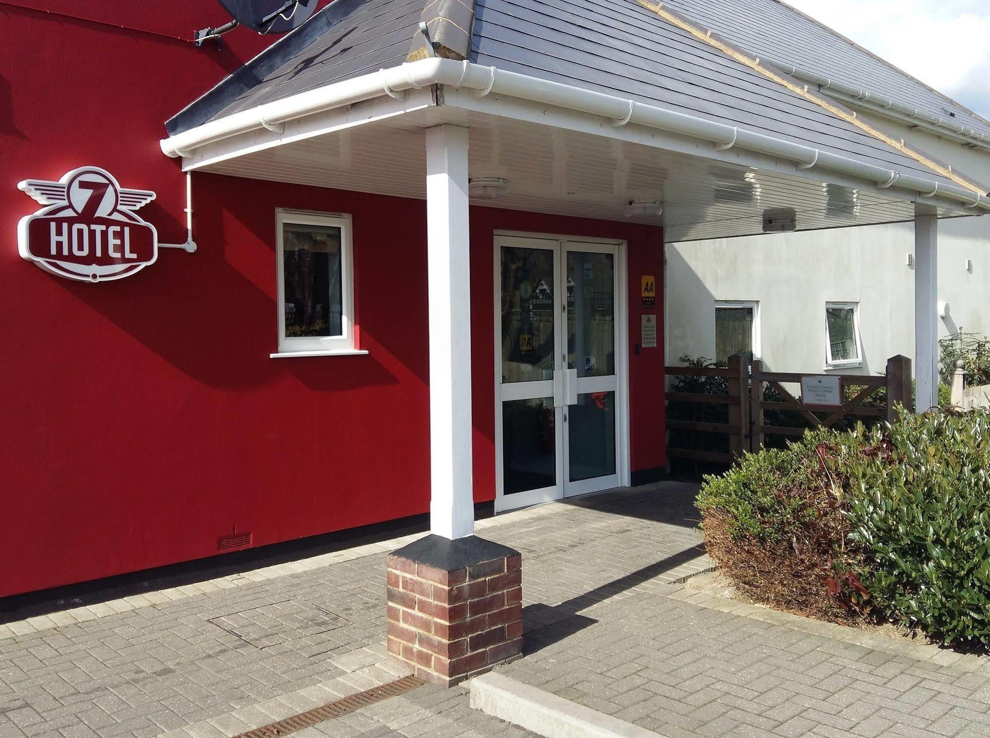 7Hotel Diner Halstead  Bagian luar foto