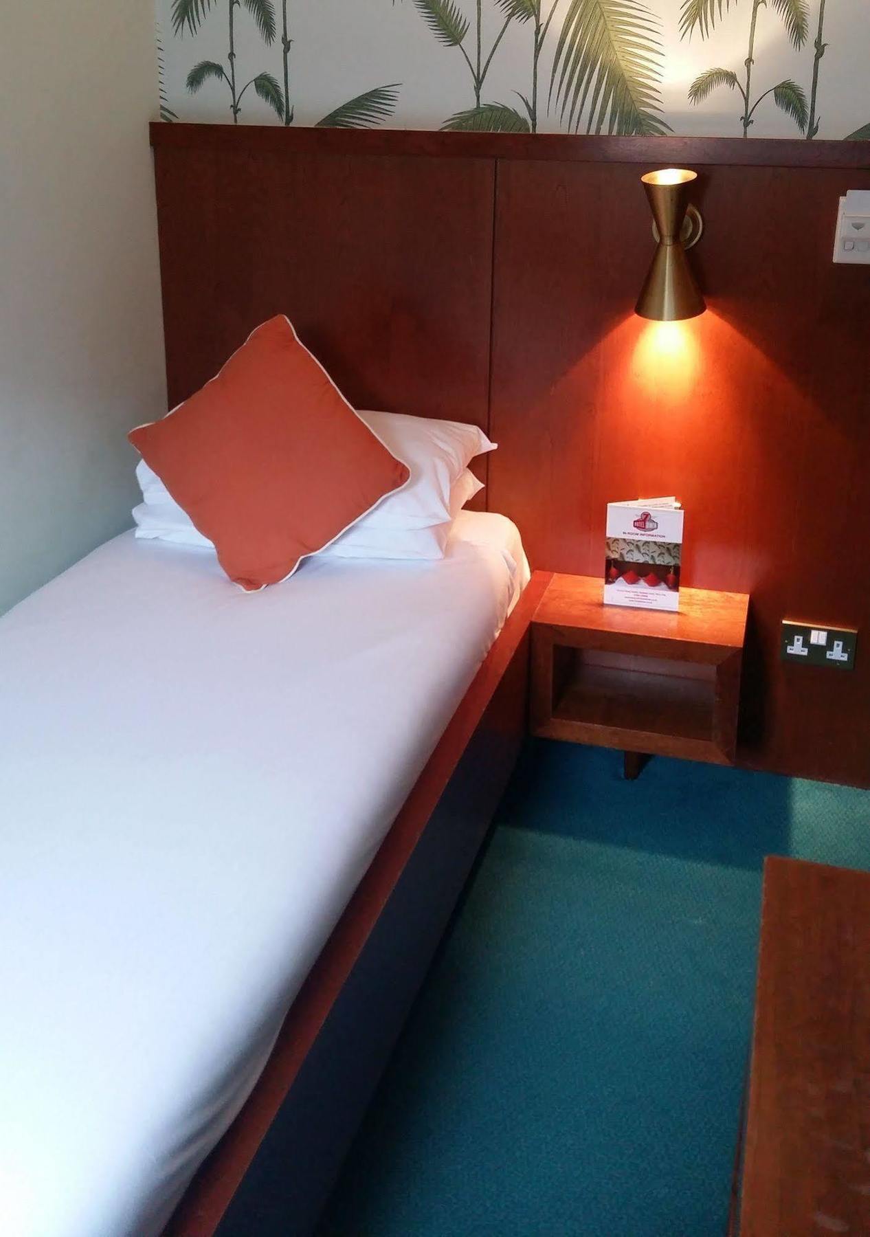 7Hotel Diner Halstead  Bagian luar foto