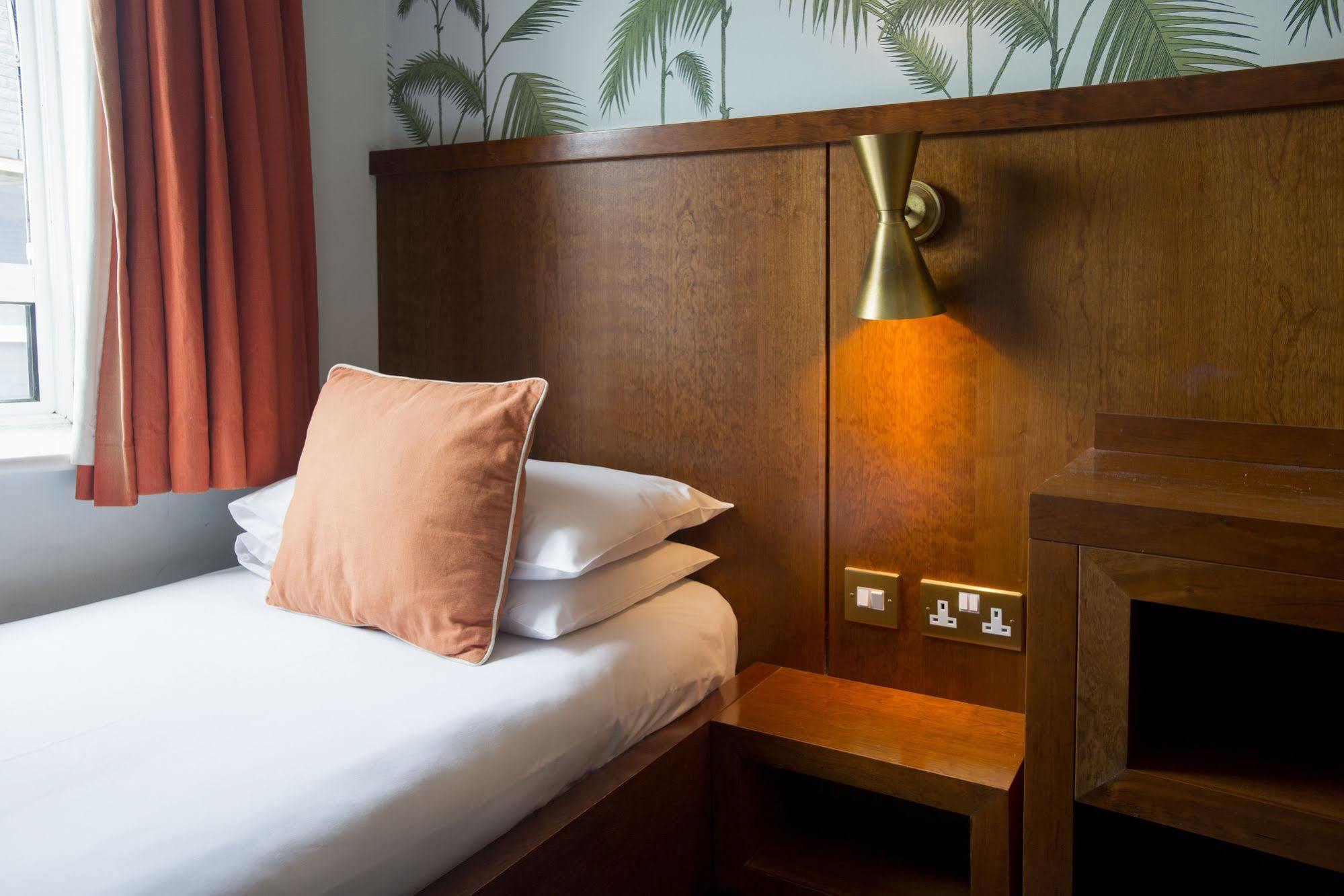 7Hotel Diner Halstead  Bagian luar foto