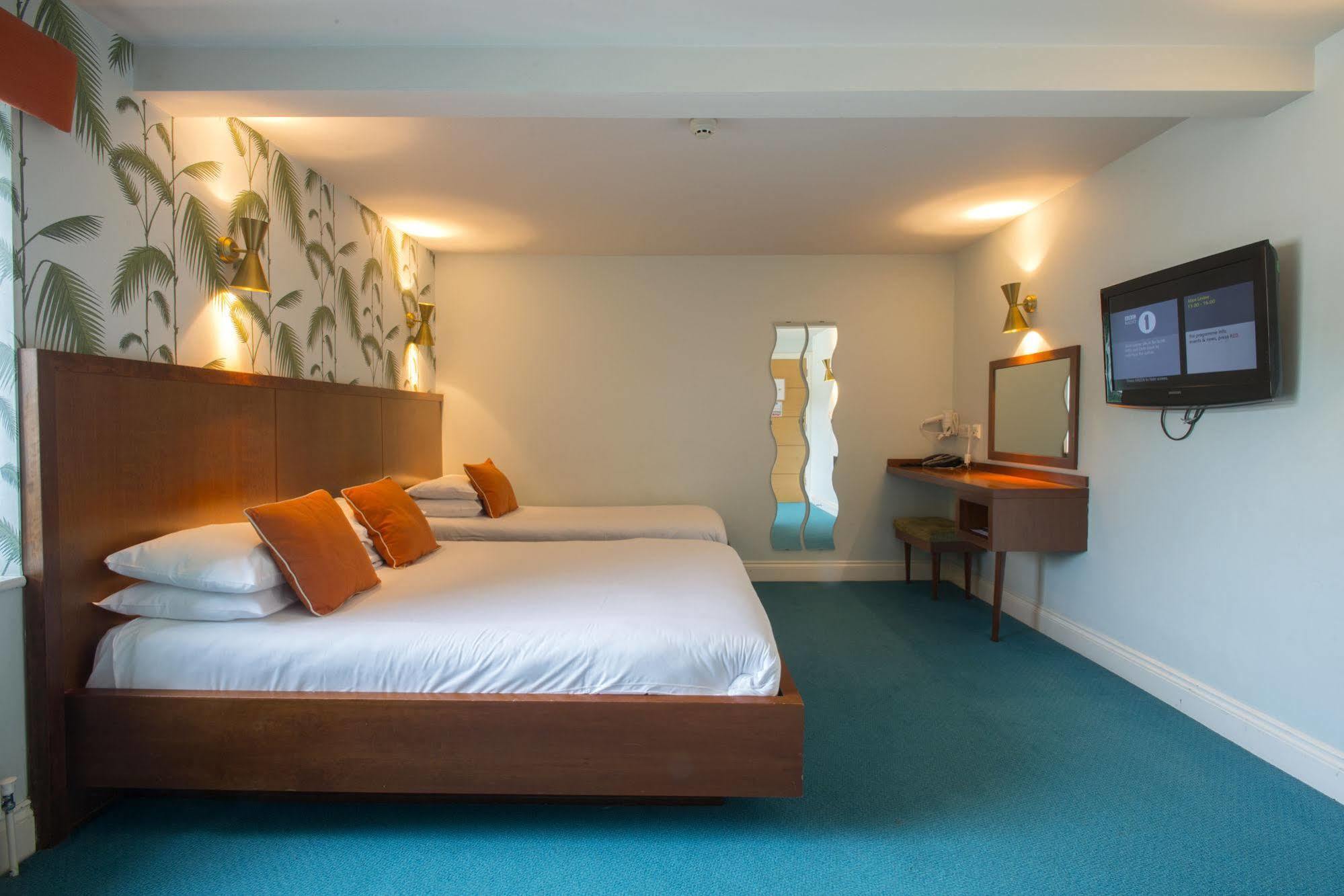 7Hotel Diner Halstead  Bagian luar foto