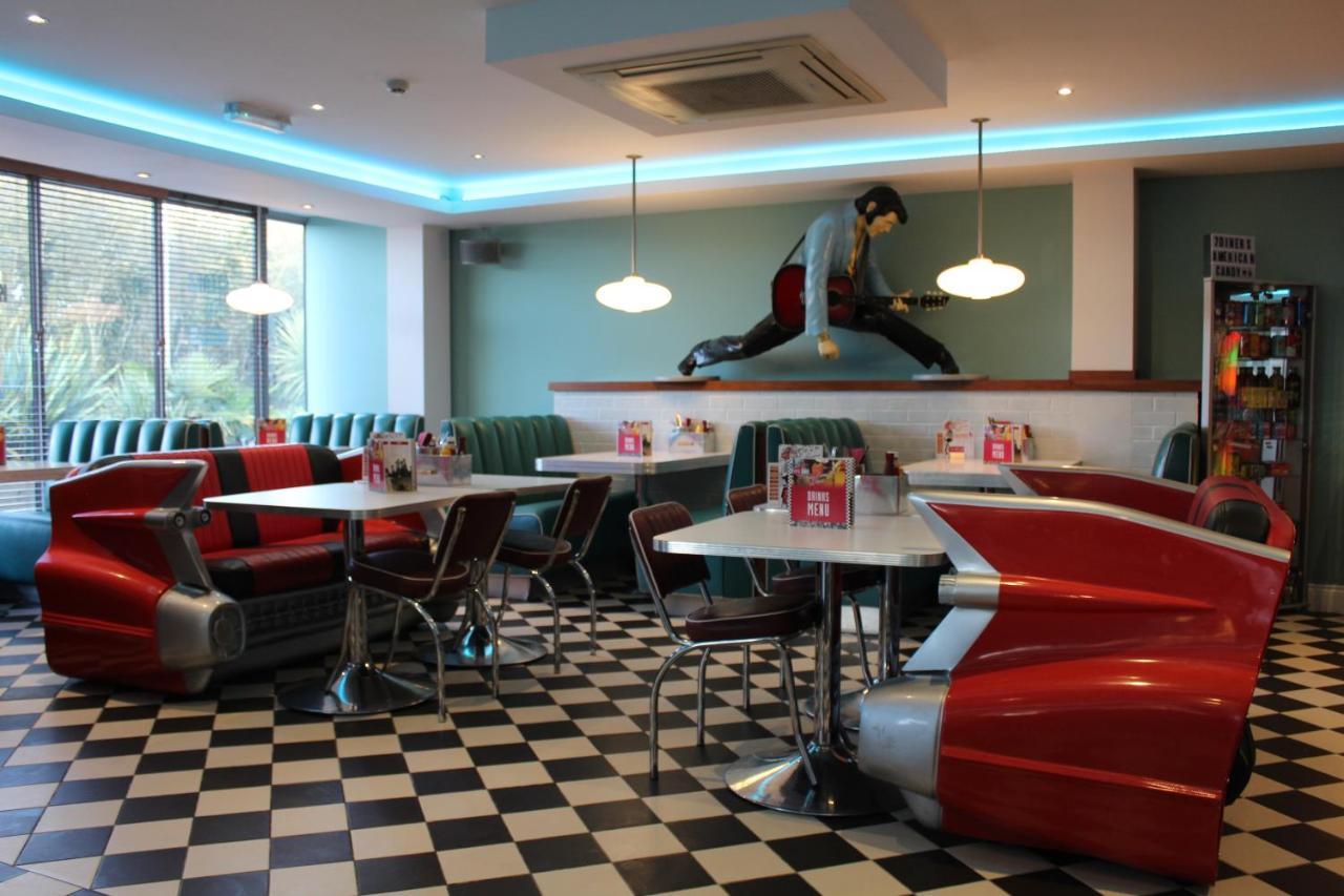 7Hotel Diner Halstead  Bagian luar foto