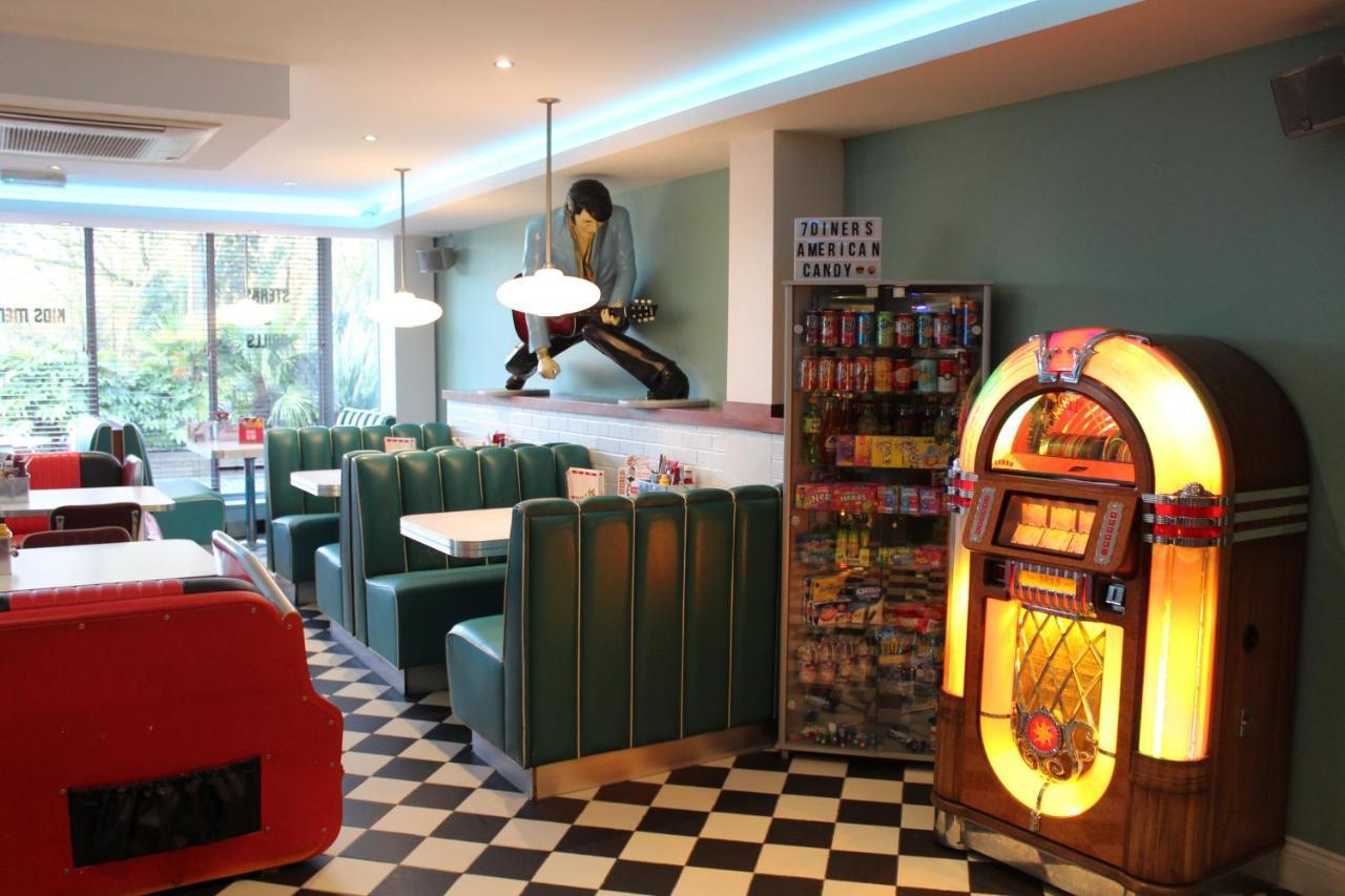 7Hotel Diner Halstead  Bagian luar foto